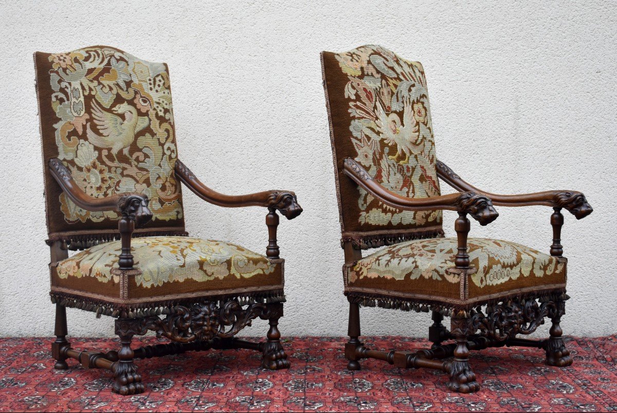 Pair Of Renaissance Style Armchairs, Lion Paws And Mufles, Small Dots Tapestry With Griffons-photo-5