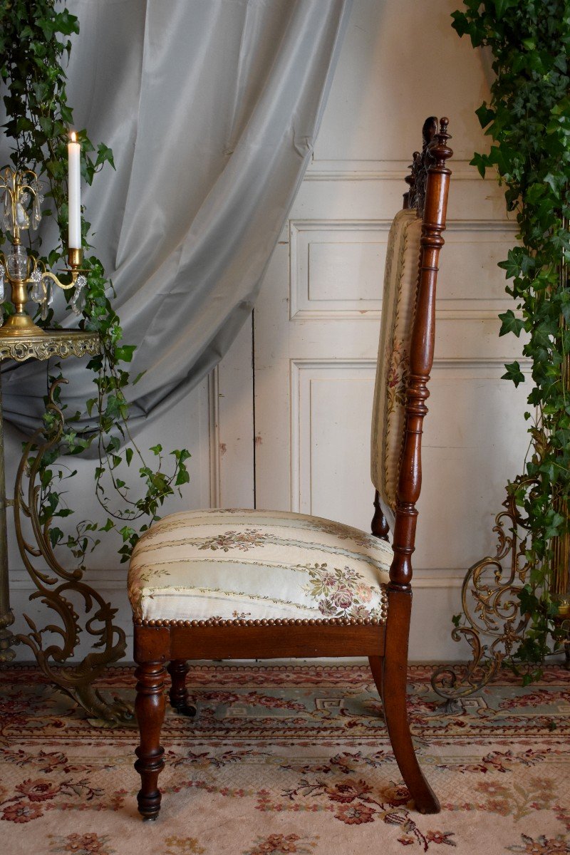 Chauffeuse, Chaise &agrave; Haut Dossier  En Acajou Sculpt&eacute;, D&eacute;cor De Roses, Tissu Satin, Epoque Napoleon III, XIX Eme-photo-2