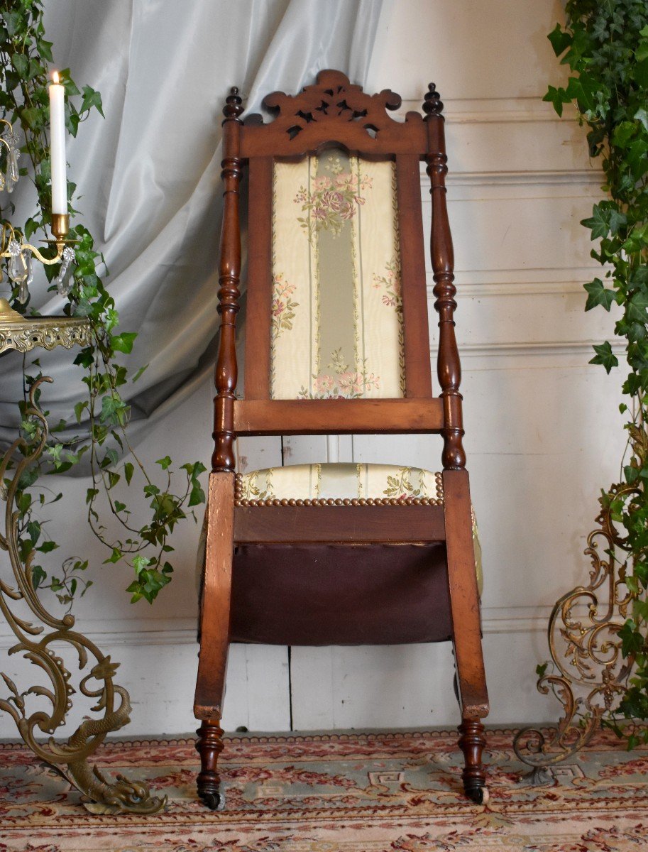 Chauffeuse, Chaise &agrave; Haut Dossier  En Acajou Sculpt&eacute;, D&eacute;cor De Roses, Tissu Satin, Epoque Napoleon III, XIX Eme-photo-3