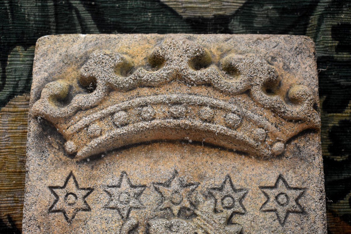 Coat Of Arms With Crowned Lion In Reconstituted Stone, Coat Of Arms, Ecusson, Heraldry, Epoque XX Eme-photo-1