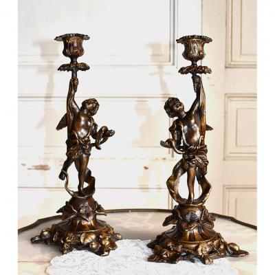 Paire De Bougeoirs En Bronze Aux  Anges, Signés Souchal, Putti, Fin XIX Eme