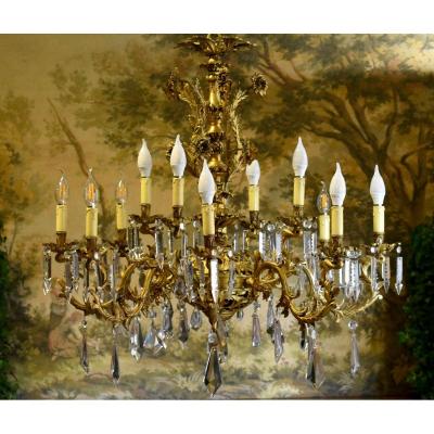 Grand Lustre Aux Fleurs Et Croisillons, 12 Bras De Lumi&egrave;re, Bronze Dor&eacute; Et Pampilles Cristal