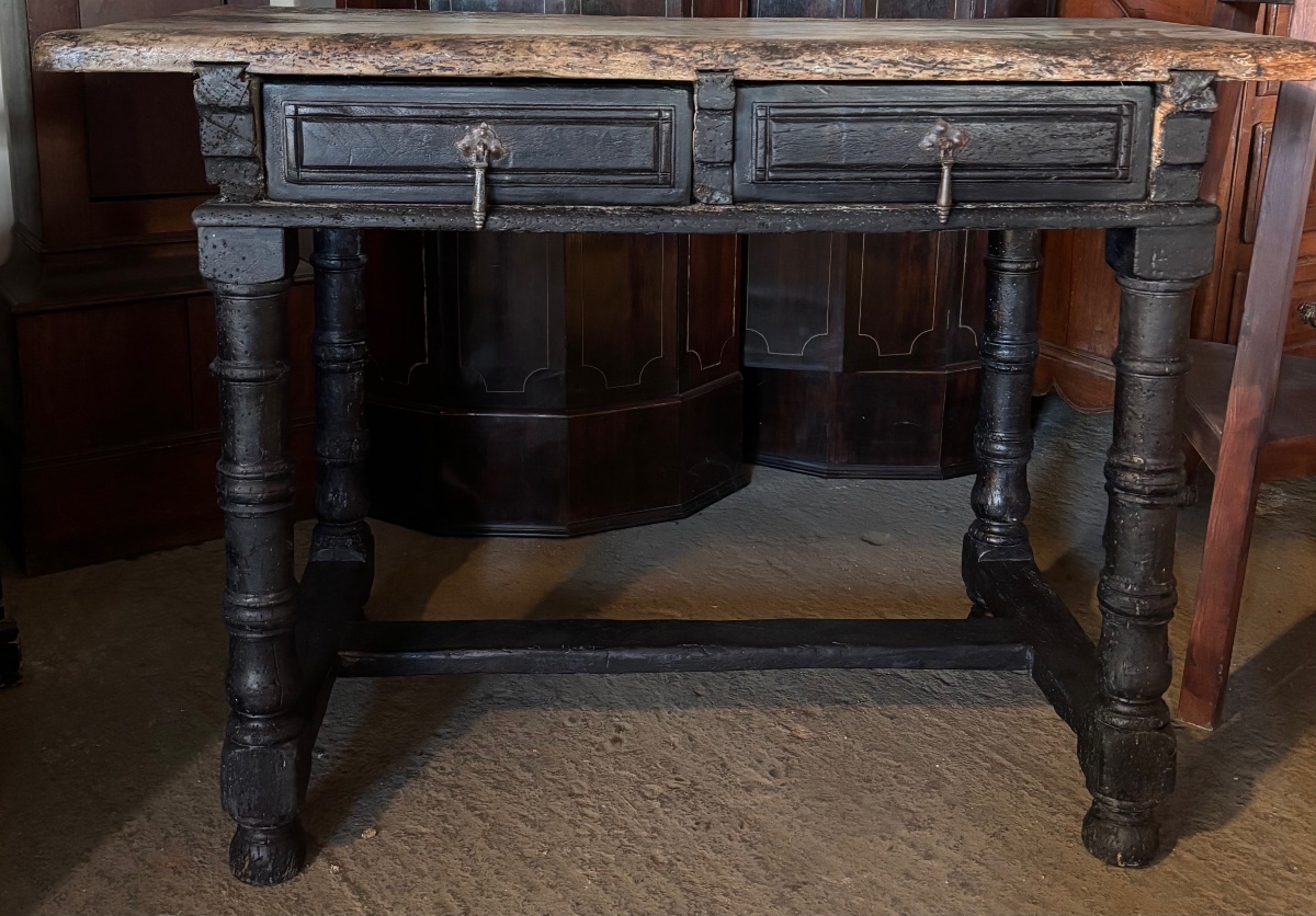 Table espagnole XVIIe