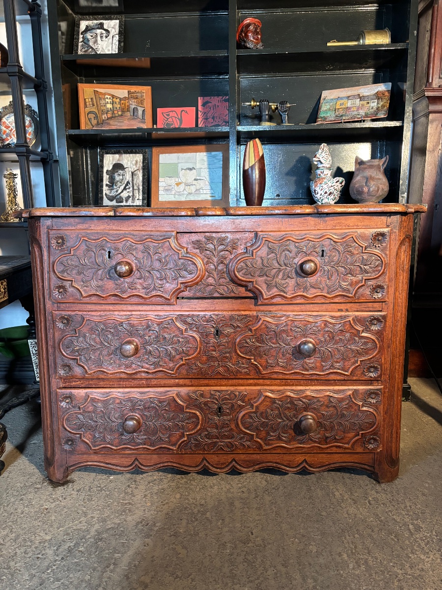 17th-century Sacristy Chest Of Drawers