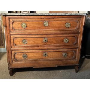 Commode Louis XVI en noyer  dessus marbre 
