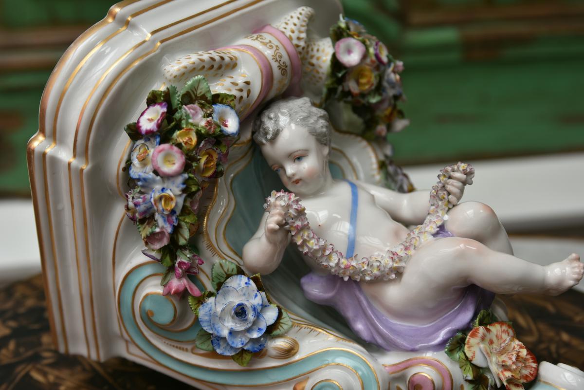 Héléna Wolfsohn. Console En Porcelaine Allemande