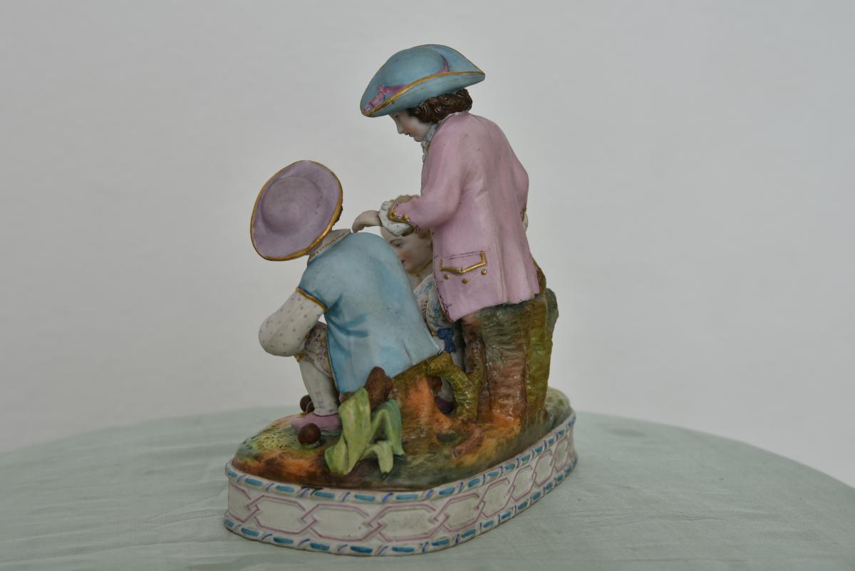 Biscuit Polychrome. Joueurs De Boules. -photo-1