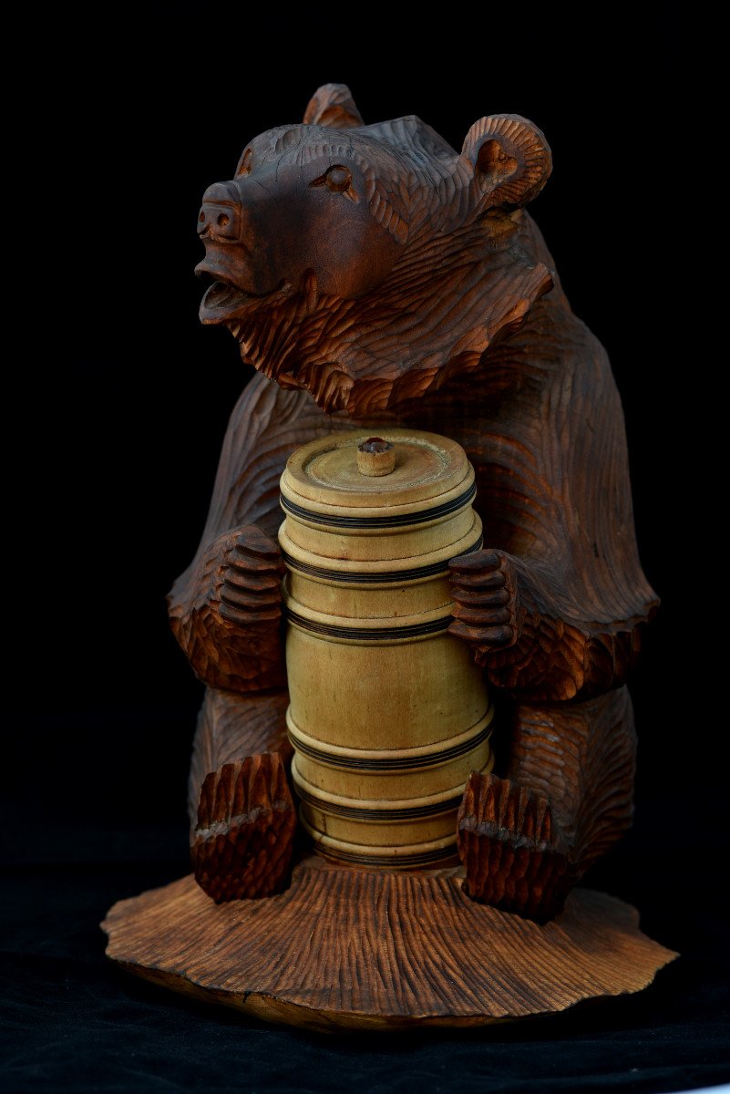 Carved Wood Bear. Black Forest. 1900.-photo-2