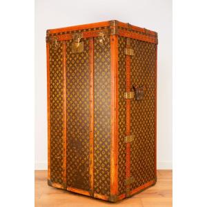 Louis Vuitton. Malle Armoire. Wardrobe. Trunk. 1910