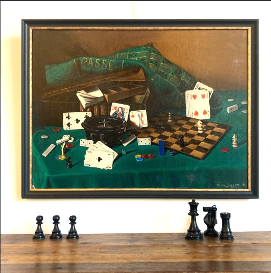 nature morte aux jeux - vers 1940 _ échecs -poker -roulette - dominos -cartes