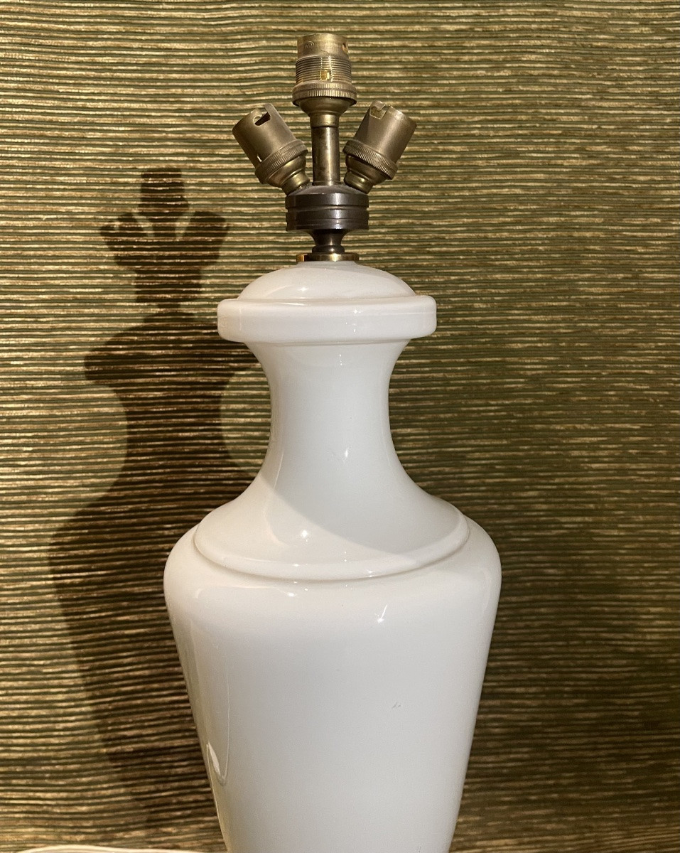 Large White Opaline Lamp.-photo-4