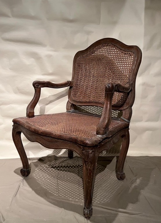 Fauteuil d’époque Louis XV canné-photo-4