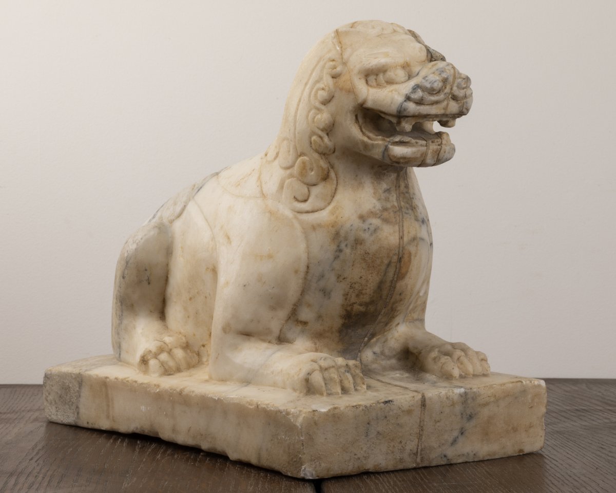 Chien de Fô en marbre.