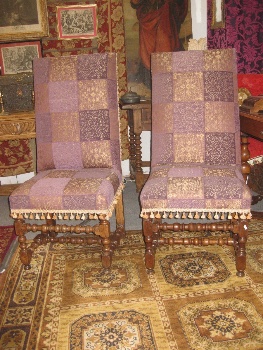 Deux Chaises Louis XIII En Noyer XVIII°