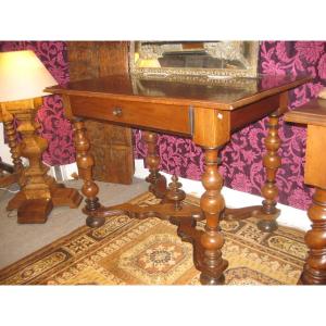 Table Bureau d'époque Louis XIV .