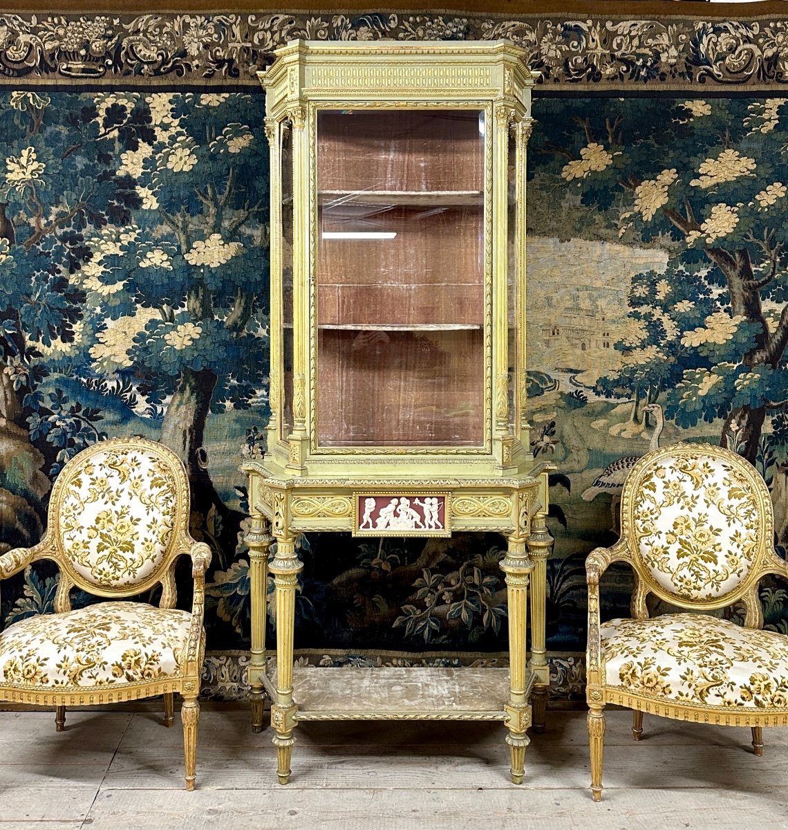 Grande Vitrine En Bois Laqué Rechampi Doré Et Wedgwood, Style Louis XVI-photo-1