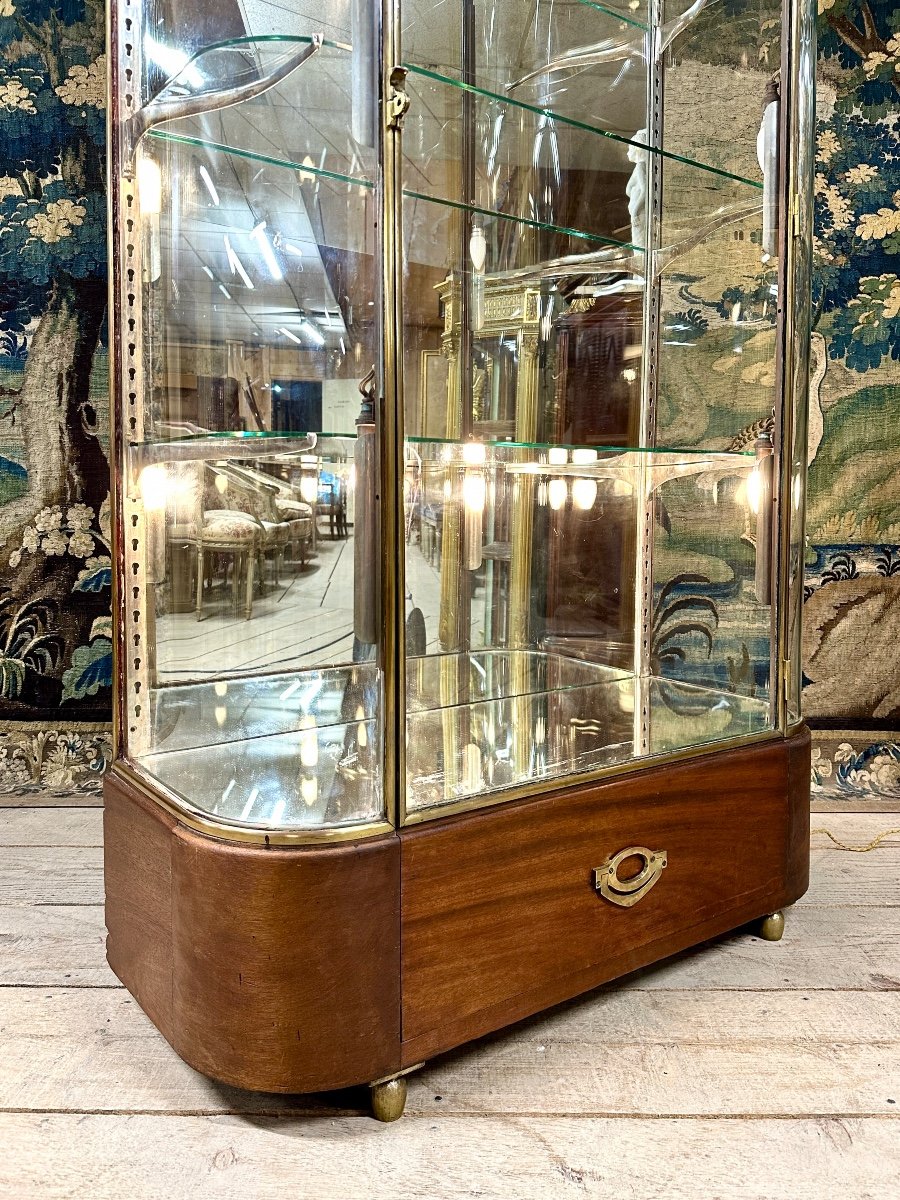 Large Art Deco Showcase In Curved Glass And Brass, Casino Or Hotel, Circa 1920. Léna, Paris-photo-6