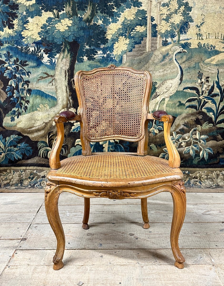 Fauteuil Cabriolet D’époque Louis XV En Hêtre. XVIIIeme Siècle