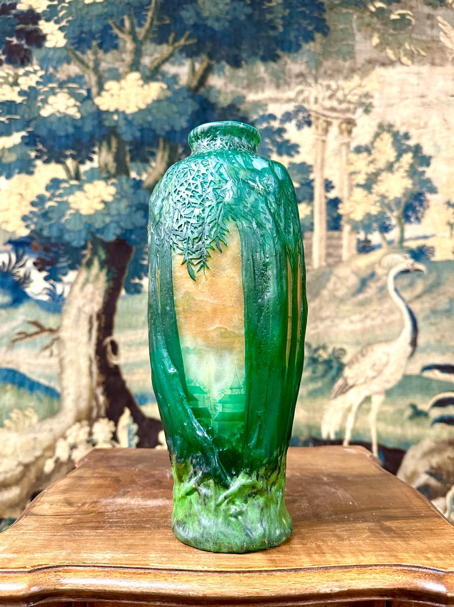 LEGRAS. Vase Hexagonal En Verre à Décor émaillé D'un Paysage Aux Arbres Sur Fond Orange Non Signe Haut 28 Cm