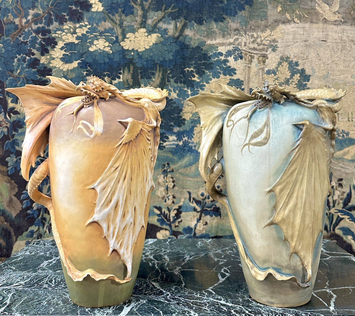 Eduard Stellmacher Pour Amphora, Rare paire de Vases En Céramique Aux Dragons. Art Nouveau-photo-2
