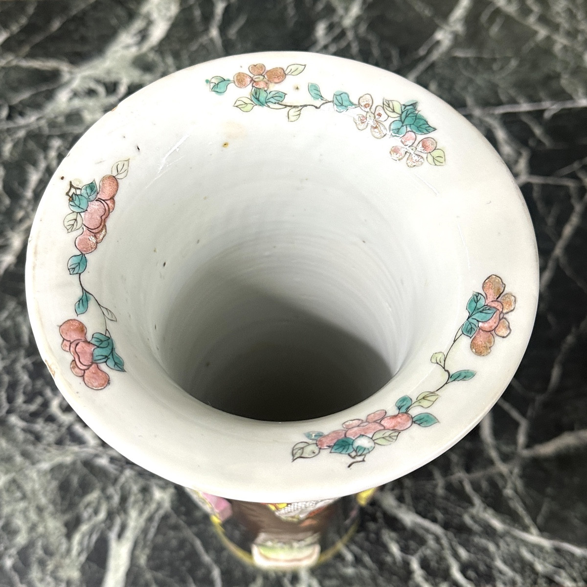 Chine XIXème, Paire De Vases Chinois En Porcelaine émaillé Famille Rose-photo-3