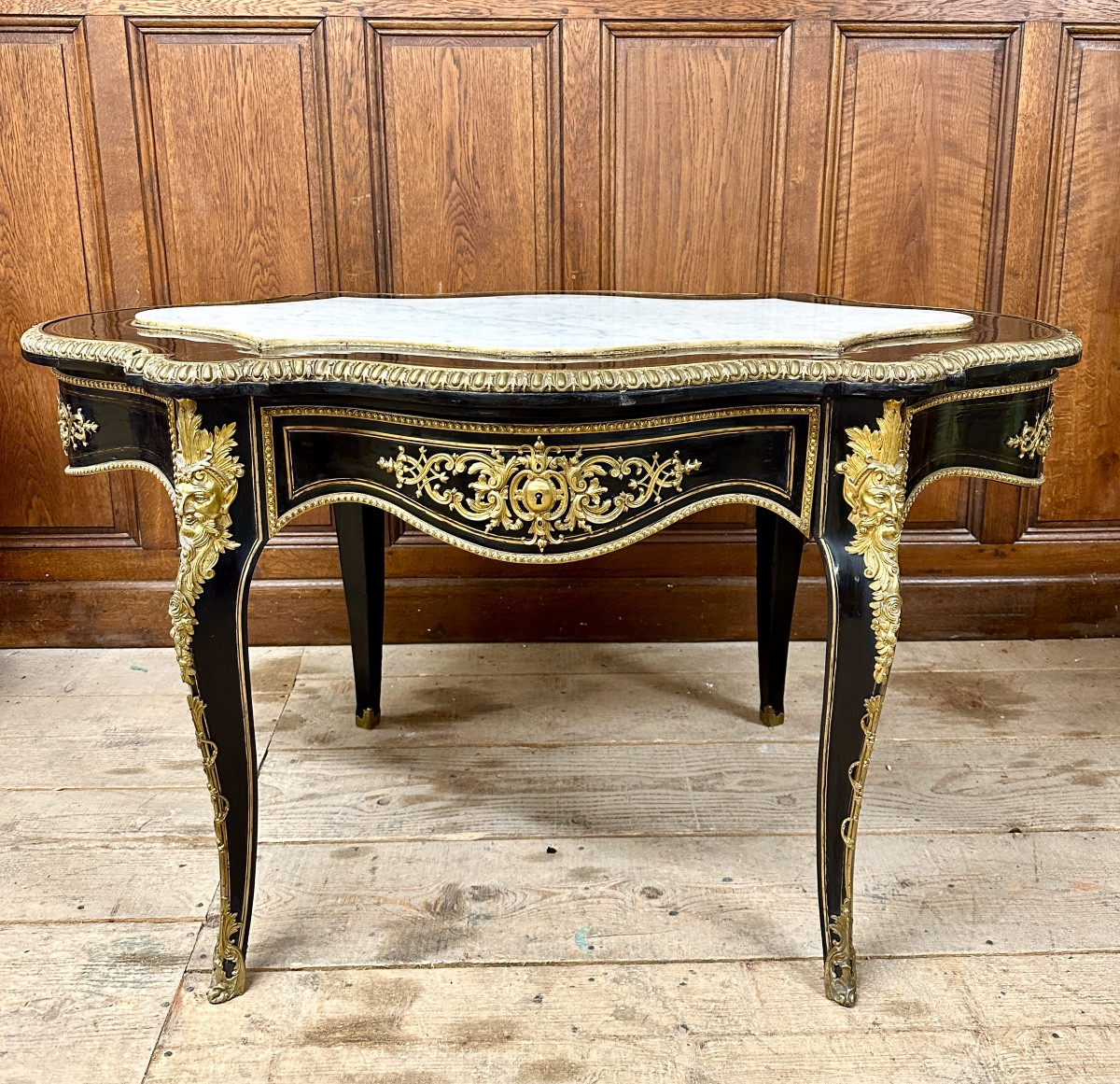 Bureau ou Table violonée d'époque Napoléon III en bois noirci et bronzes dorés -photo-3