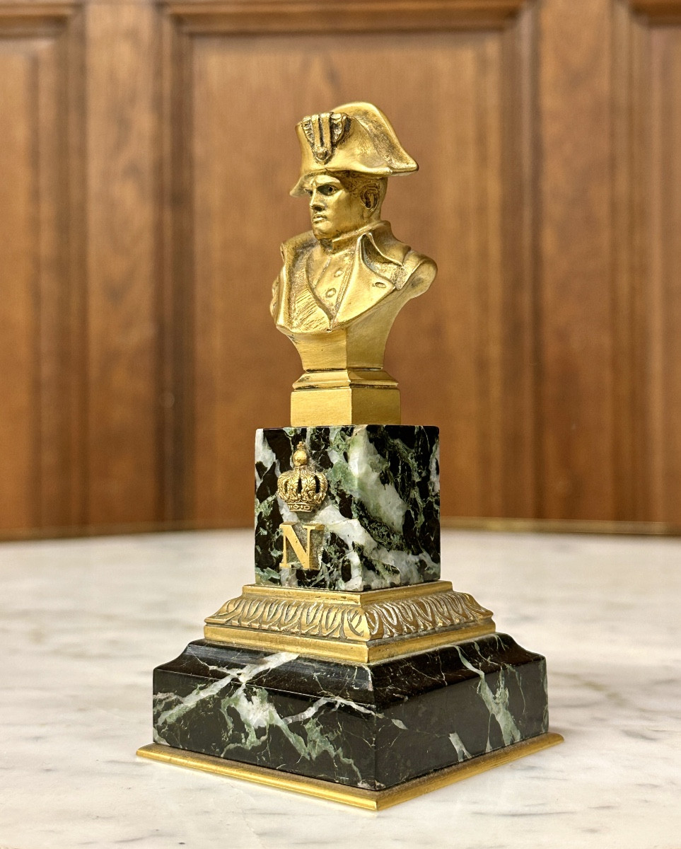 émile Pinedo - Bust Of Napoleon Bonaparte, Bronze And Marble. 19th Century