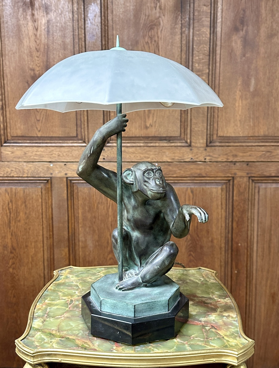 Max Le Verrier - "the Rain", Monkey Lamp In Spelter With Green Patina. Art Deco Period 