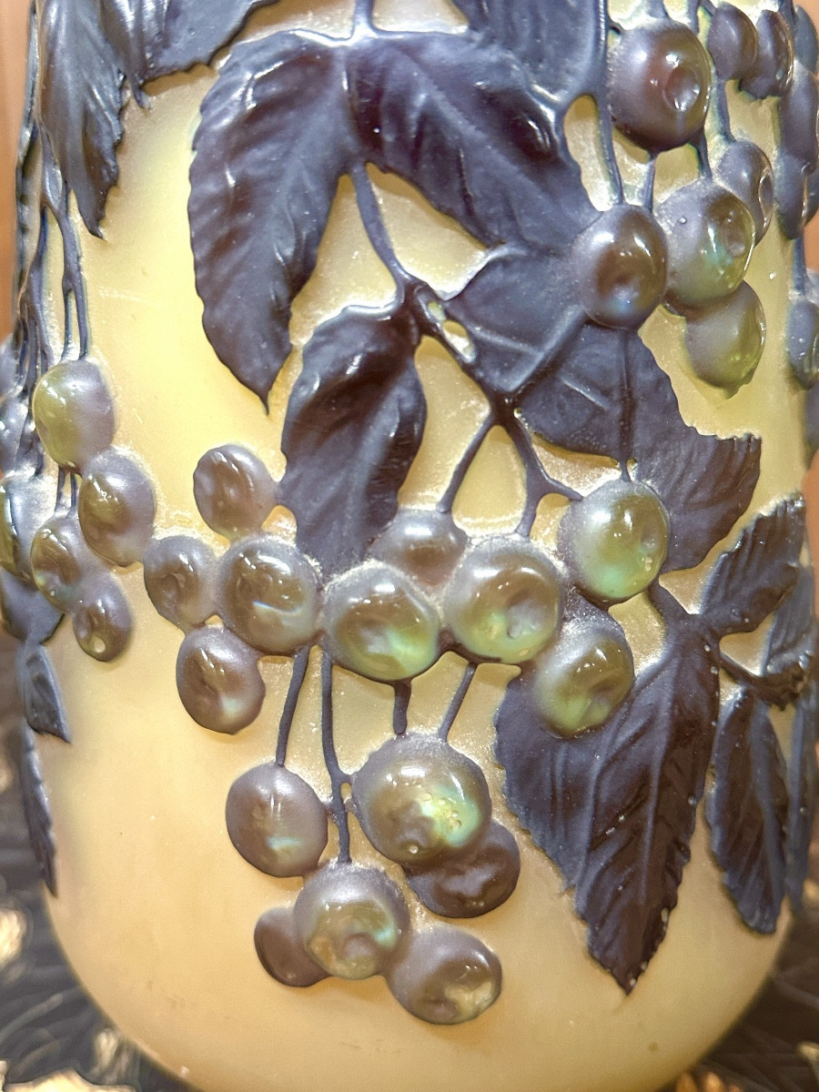 Emile Gallé - Vase soufflé moulé aux cerises bleues, Pâte de verre Art Nouveau-photo-6