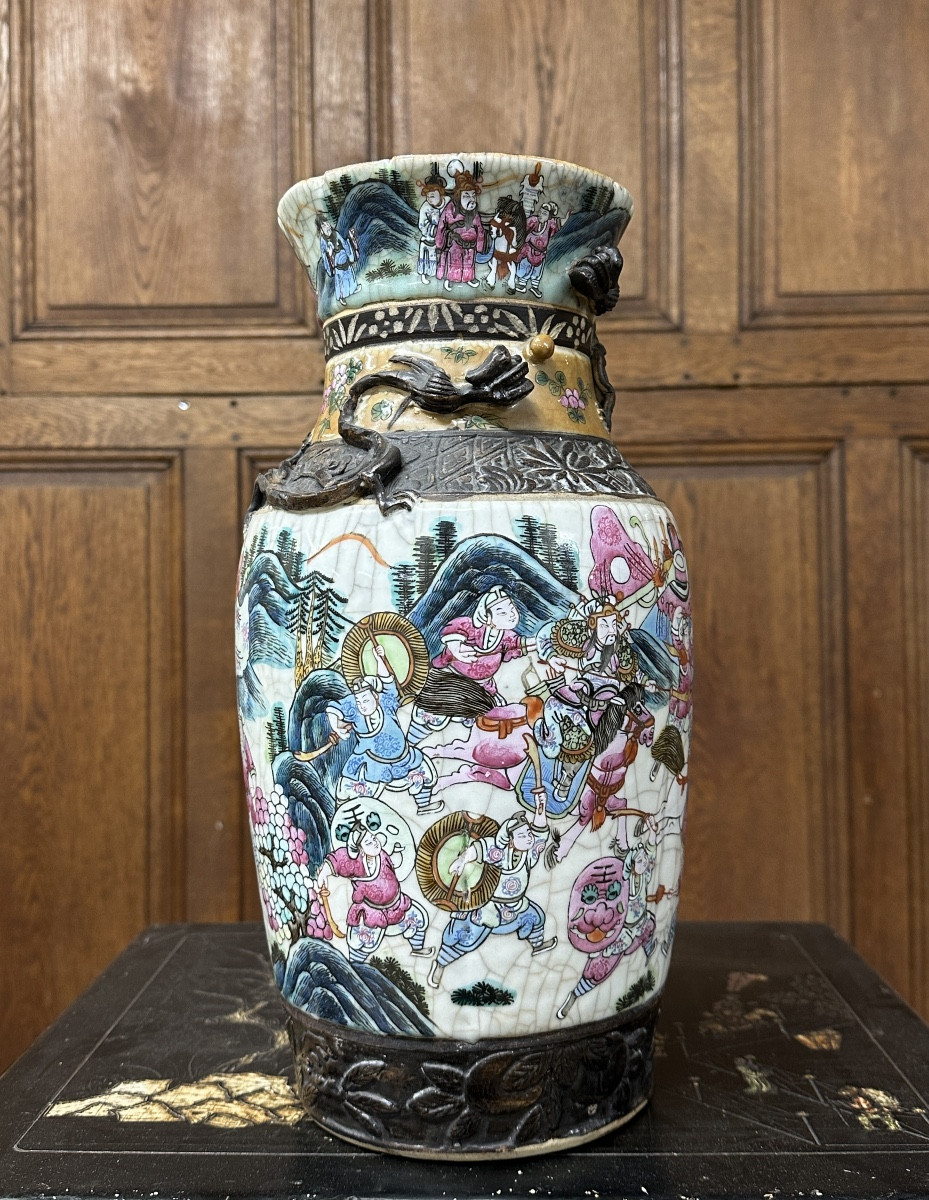 Pair Of Large Nanking Vases In Chinese Porcelain. China, 19th Century. -photo-3