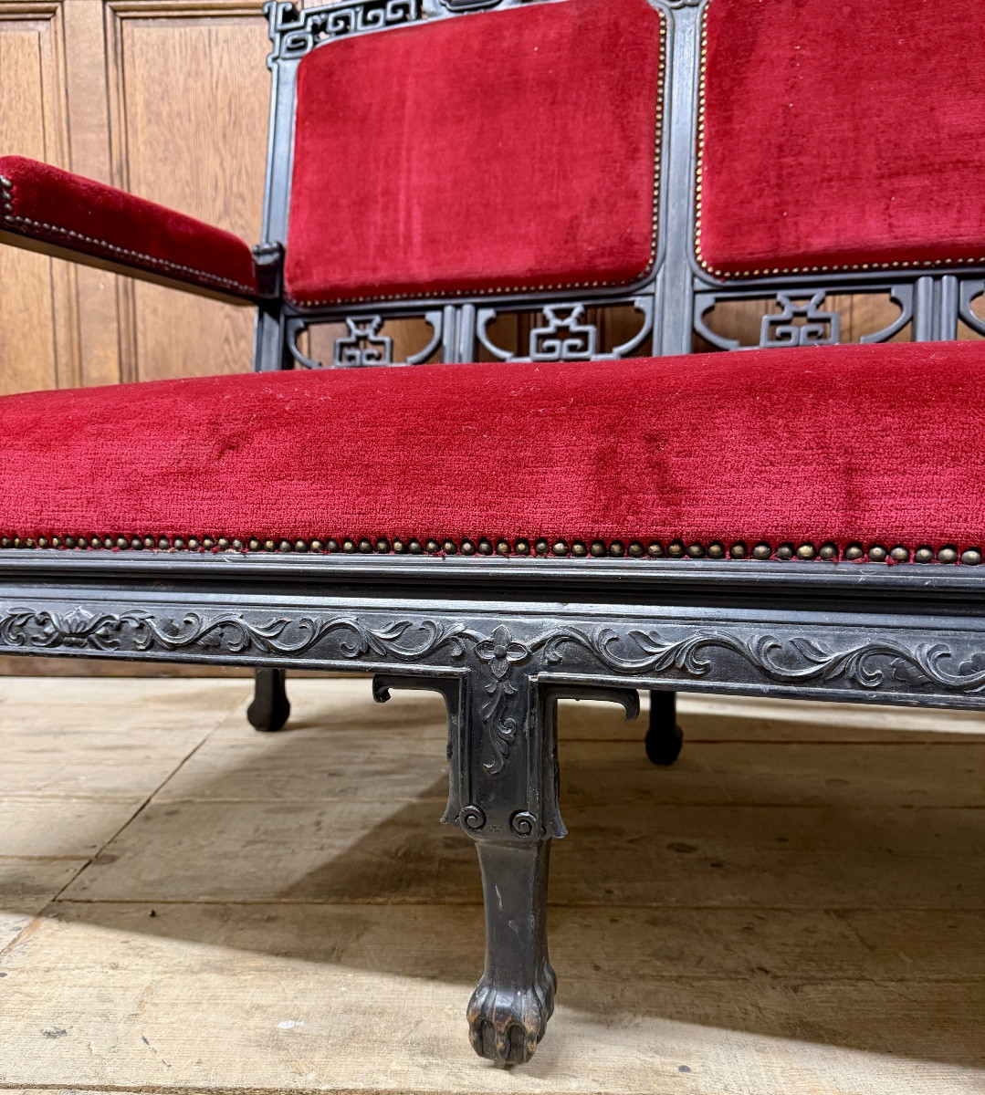 Large Japanese-style Sofa In Carved Wood And Red Velvet In The Style Of Viardot. Late 19th Century -photo-2