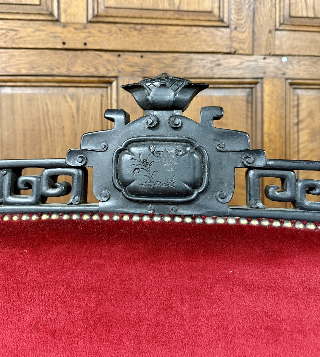 Large Japanese-style Sofa In Carved Wood And Red Velvet In The Style Of Viardot. Late 19th Century -photo-3