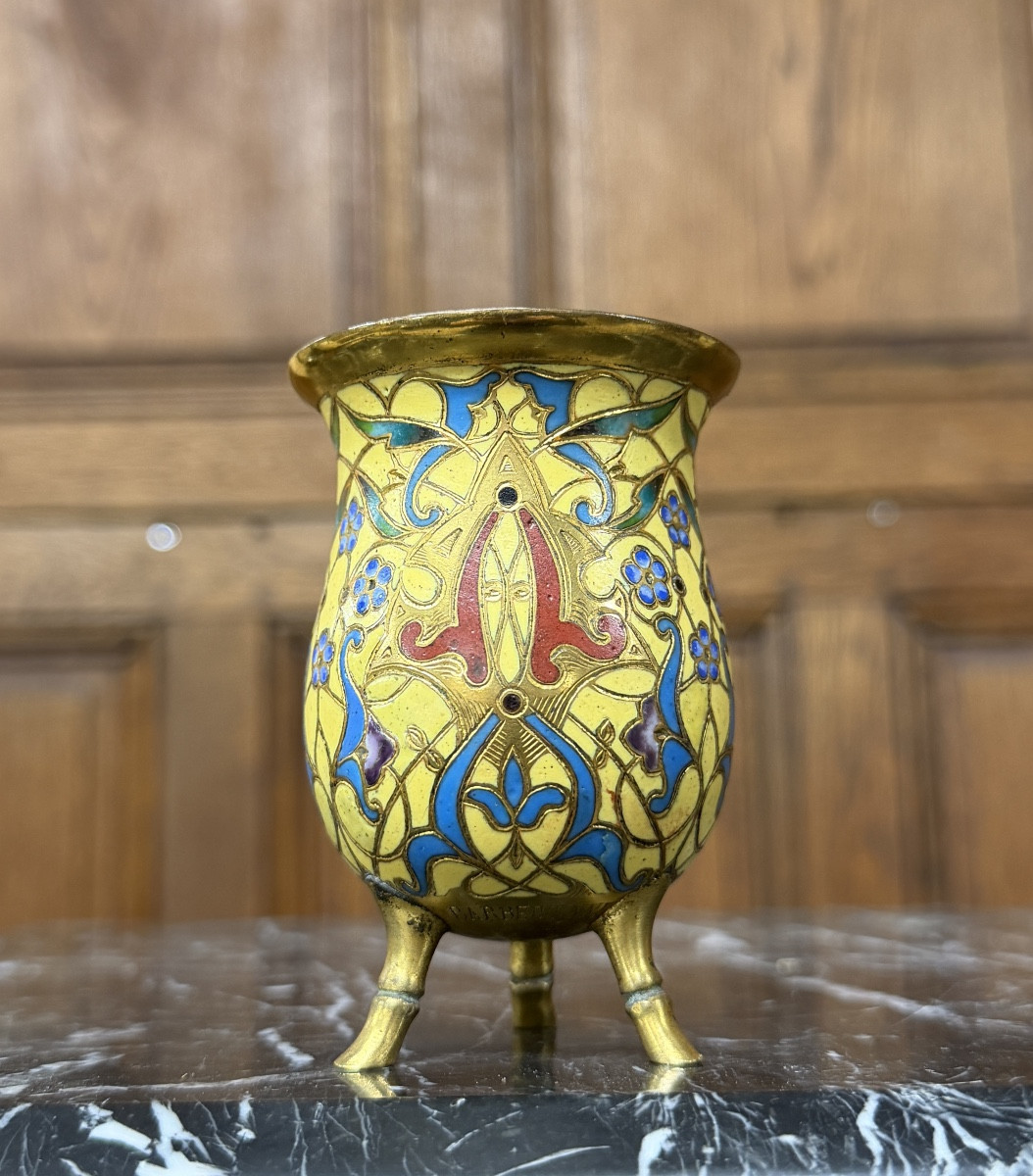 Petit pot en émaux cloisonné et bronze doré par Barbedienne 