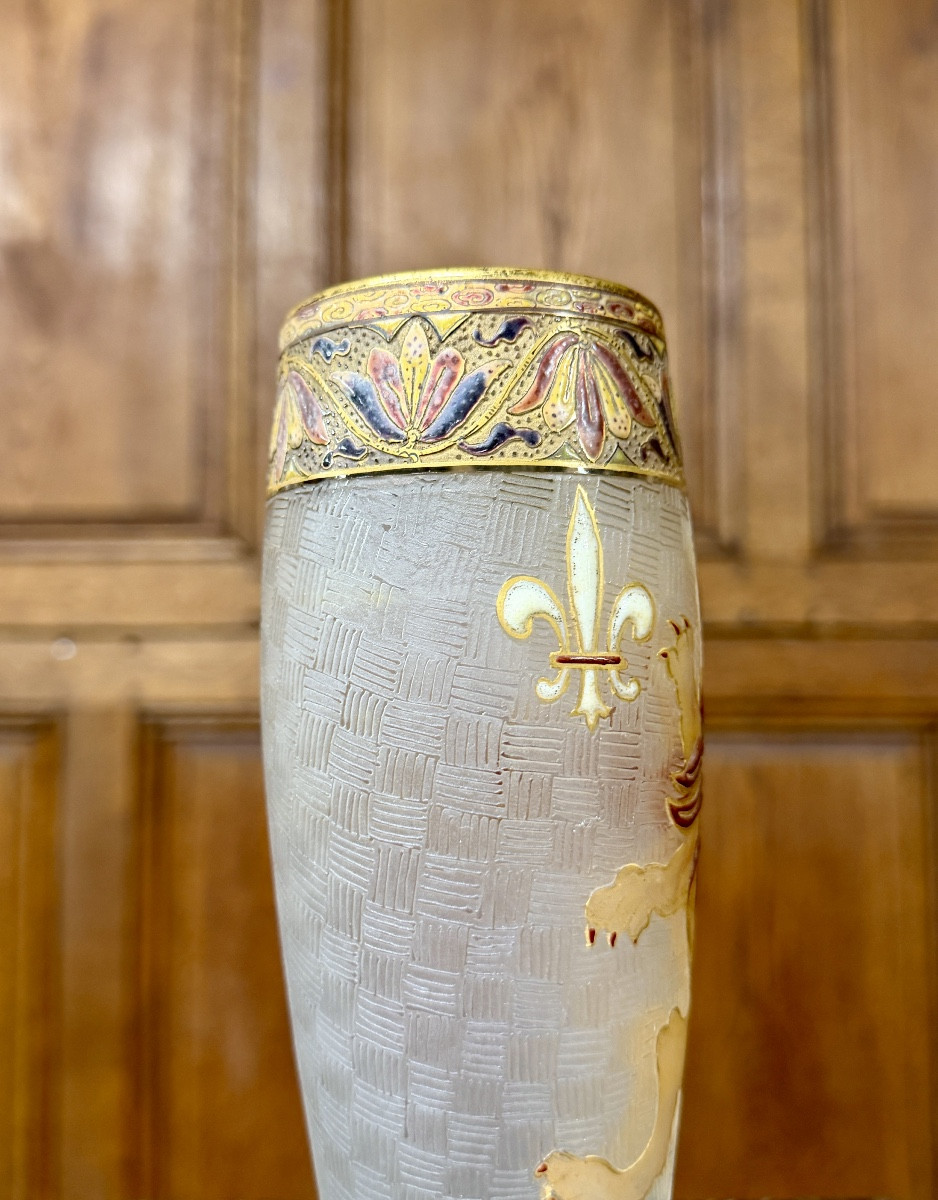 Daum Nancy - Rare Art Nouveau Enameled Vase With Heraldic Lion -photo-3