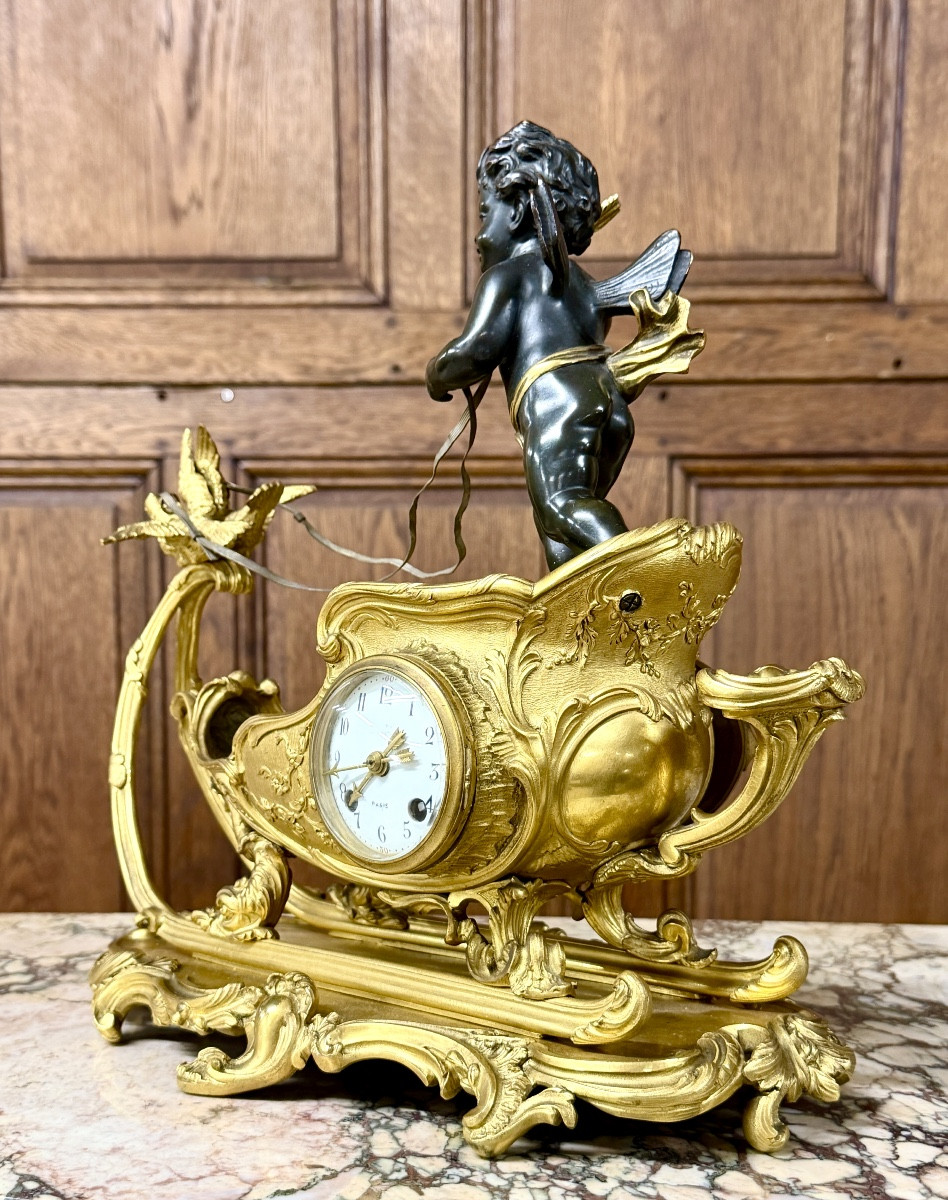 Pendule rocaille au char et à l’enfant en bronze doré, Époque Napoléon III-photo-4
