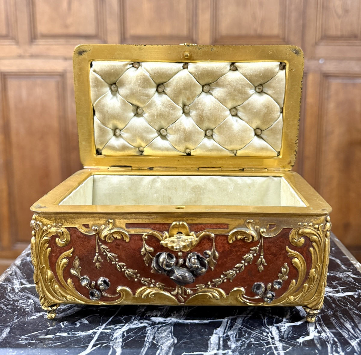 CHRISTOFLE et Émile-Auguste REIBER (1826-1893).  Coffret à bijoux en bronze doré et patiné -photo-1