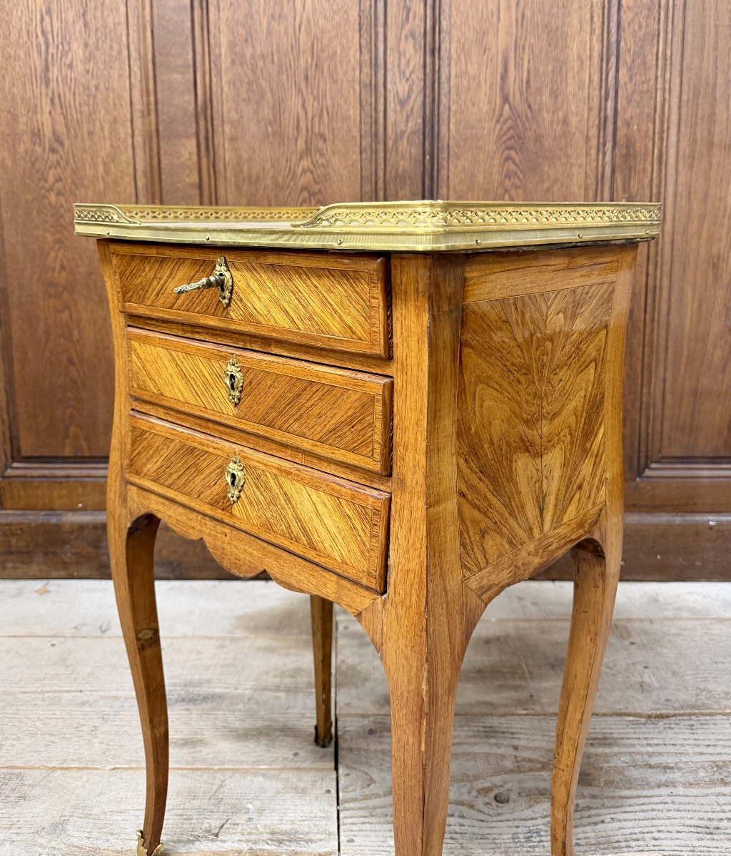 Table de salon ou chiffonnière en marqueterie d’époque Louis XV. XVIIIème siècle -photo-3
