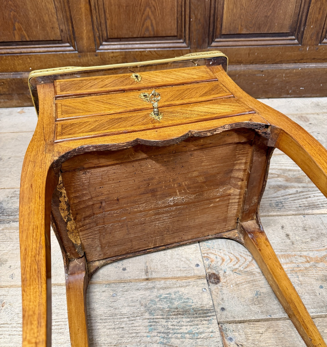 Table de salon ou chiffonnière en marqueterie d’époque Louis XV. XVIIIème siècle -photo-8