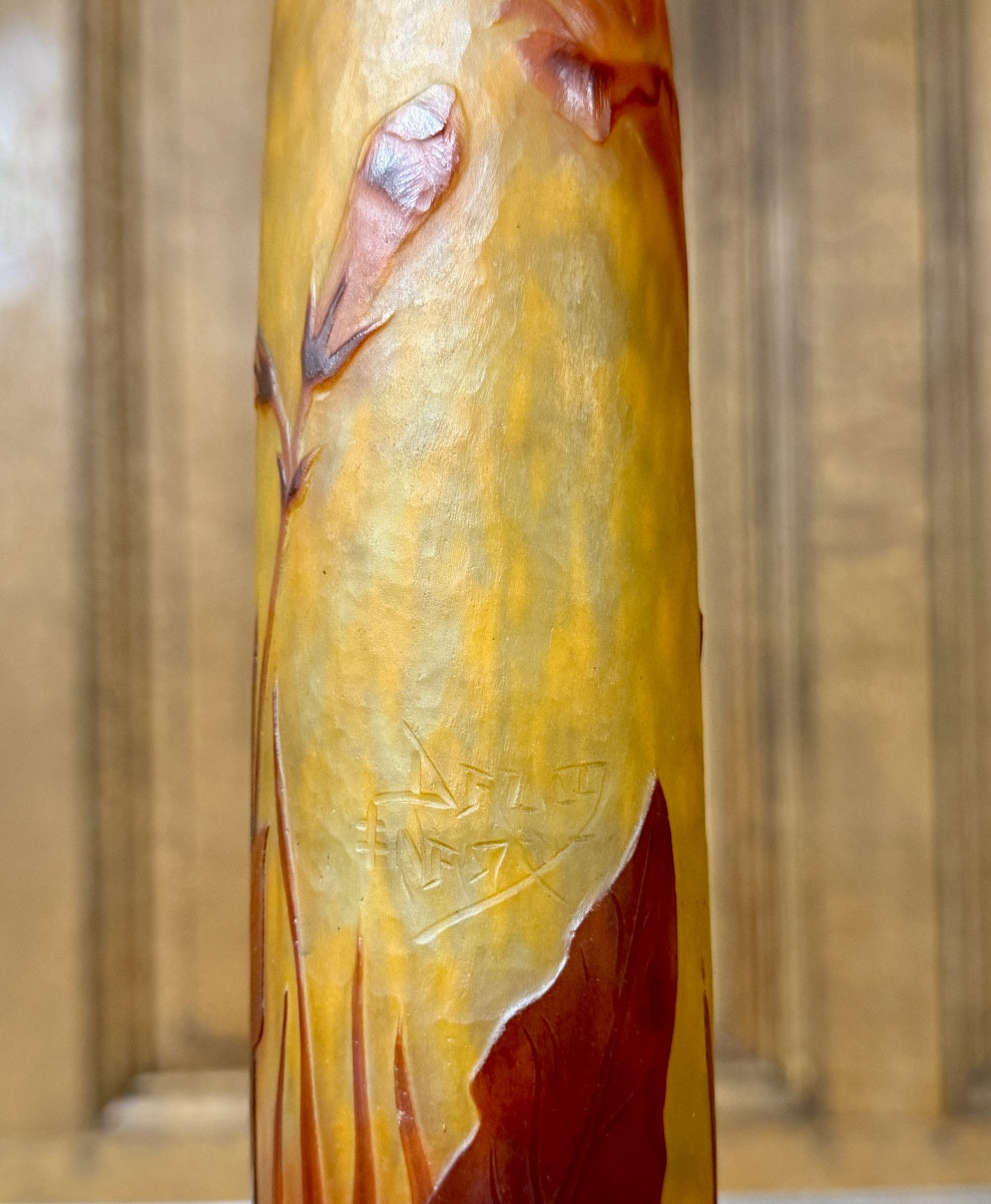 Daum Nancy - Straight Vase Decorated With Tobacco Flowers, Hammered Surface. Art Nouveau-photo-2