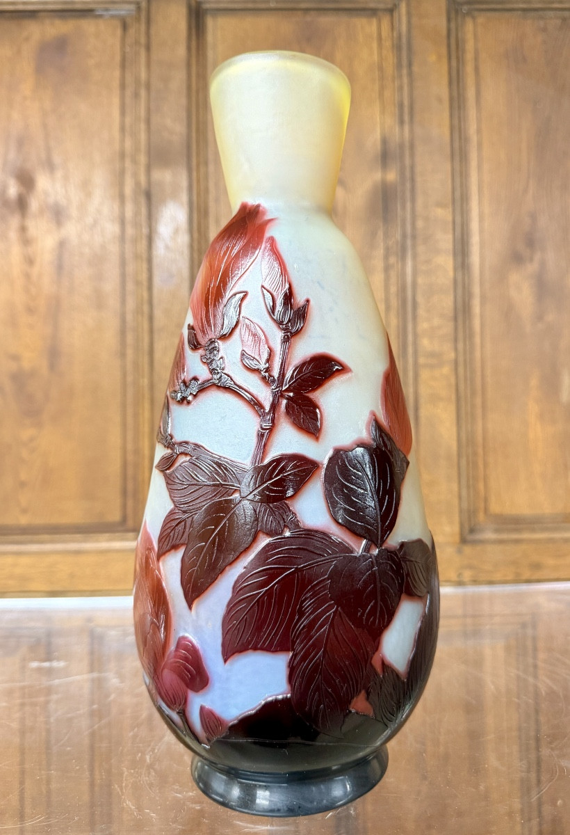 Émile Gallé - vase à décor de magnolias , époque Art Nouveau 