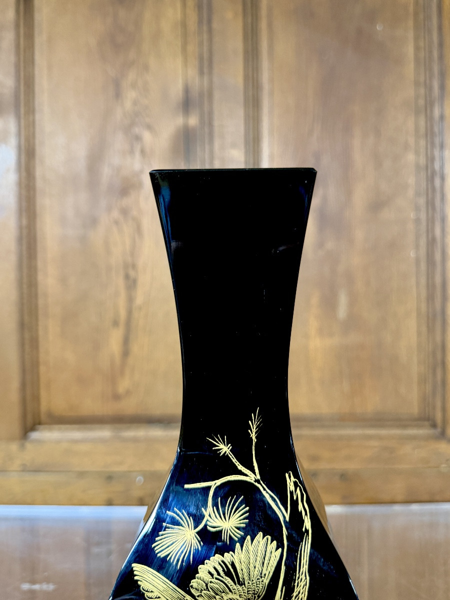 Baccarat - Black Japanese Glass Vase Decorated With Gilded Birds. Circa 1970-photo-3