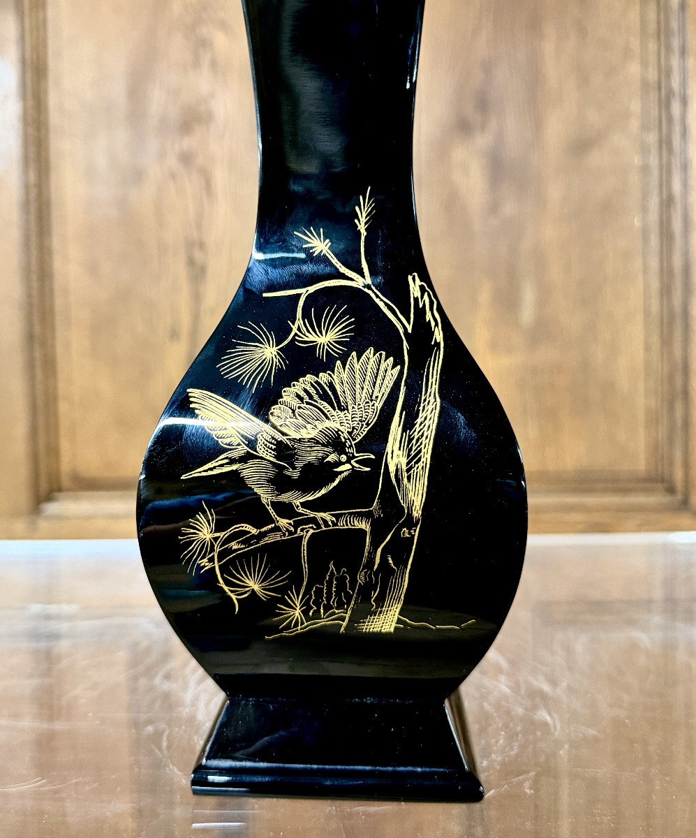 Baccarat - Black Japanese Glass Vase Decorated With Gilded Birds. Circa 1970-photo-4