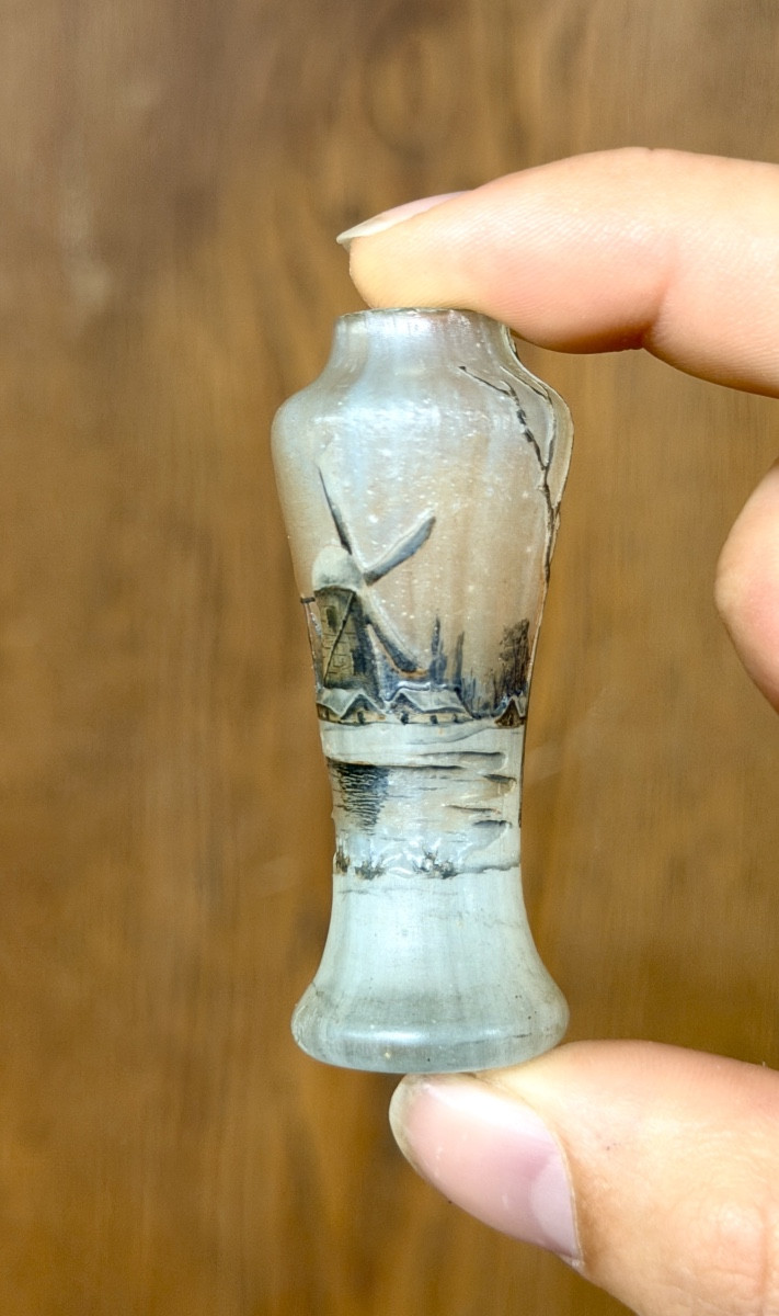 Daum Nancy - vase miniature au paysage de village sous la neige et moulin. Époque Art Nouveau -photo-3