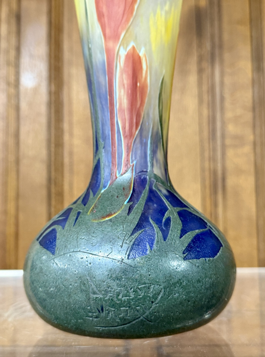 Daum Nancy - Rare vase martelé aux crocus avec fleurs en plaquette. Époque Art Nouveau  -photo-4