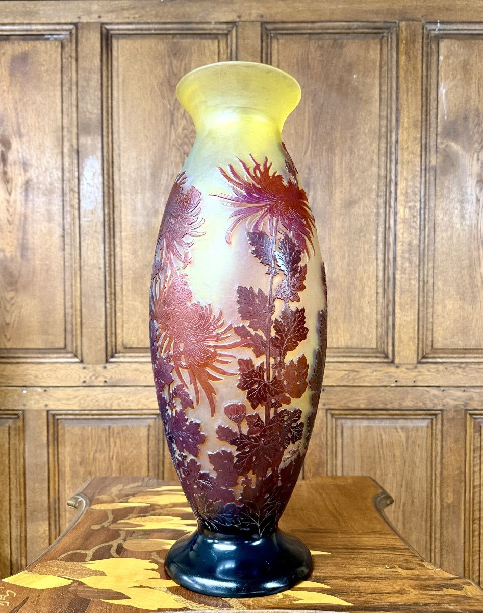 Émile Gallé -tres important vase aux chrysanthèmes en verre multicouche. Époque Art Nouveau-photo-2