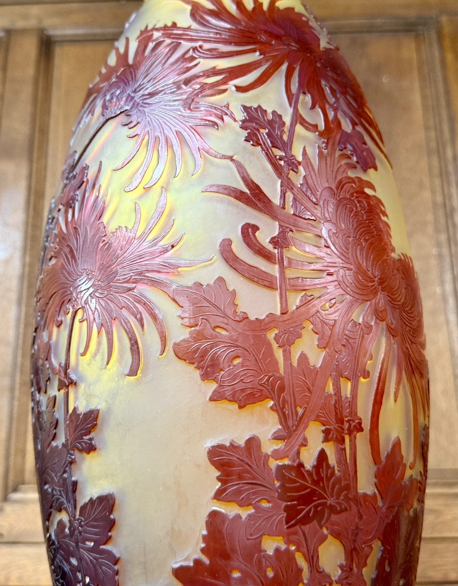 Émile Gallé -tres important vase aux chrysanthèmes en verre multicouche. Époque Art Nouveau-photo-4