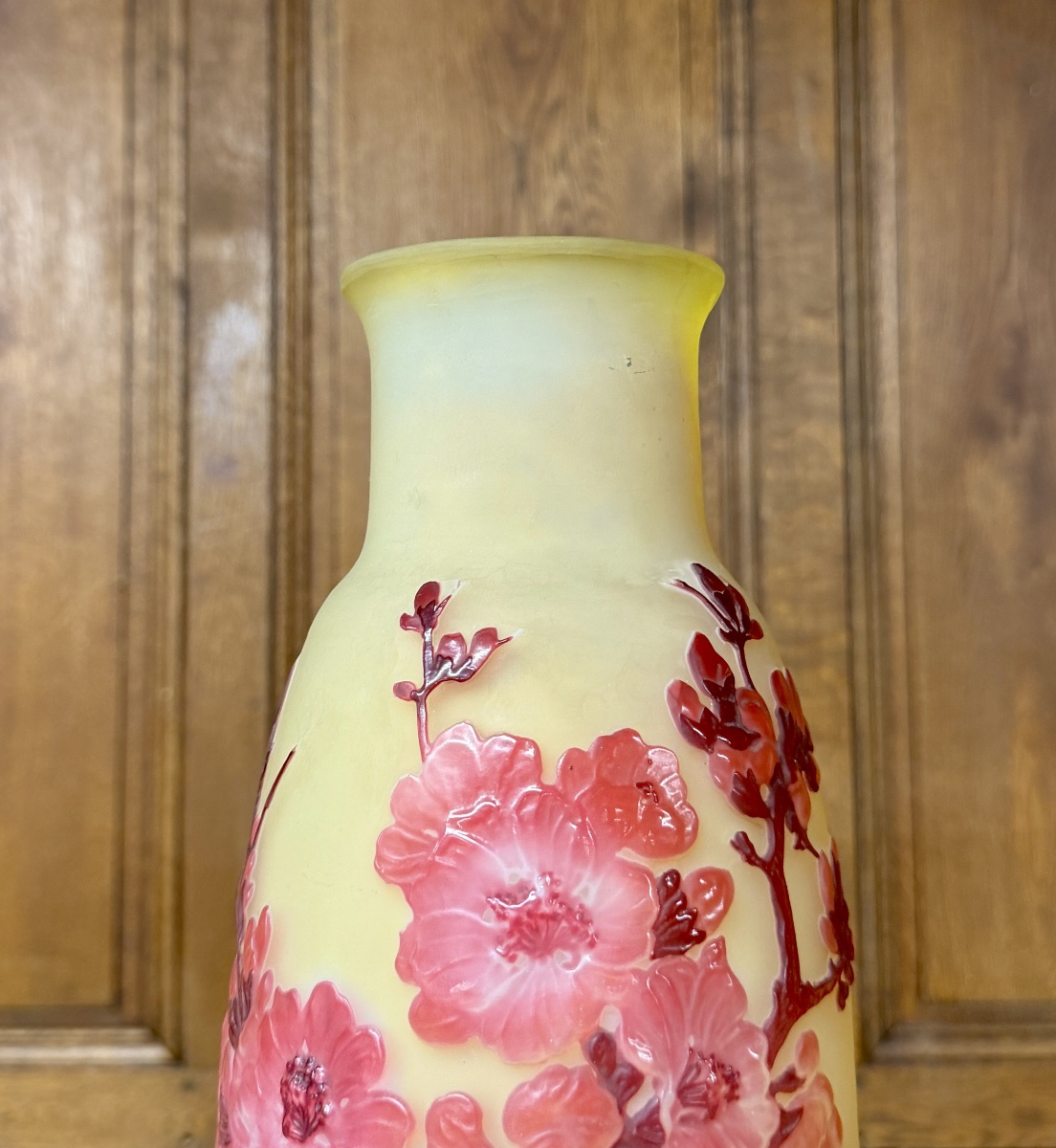 Émile Gallé - Rare vase soufflé moulé à décor de fleurs de pommiers. Époque Art Nouveau-photo-2