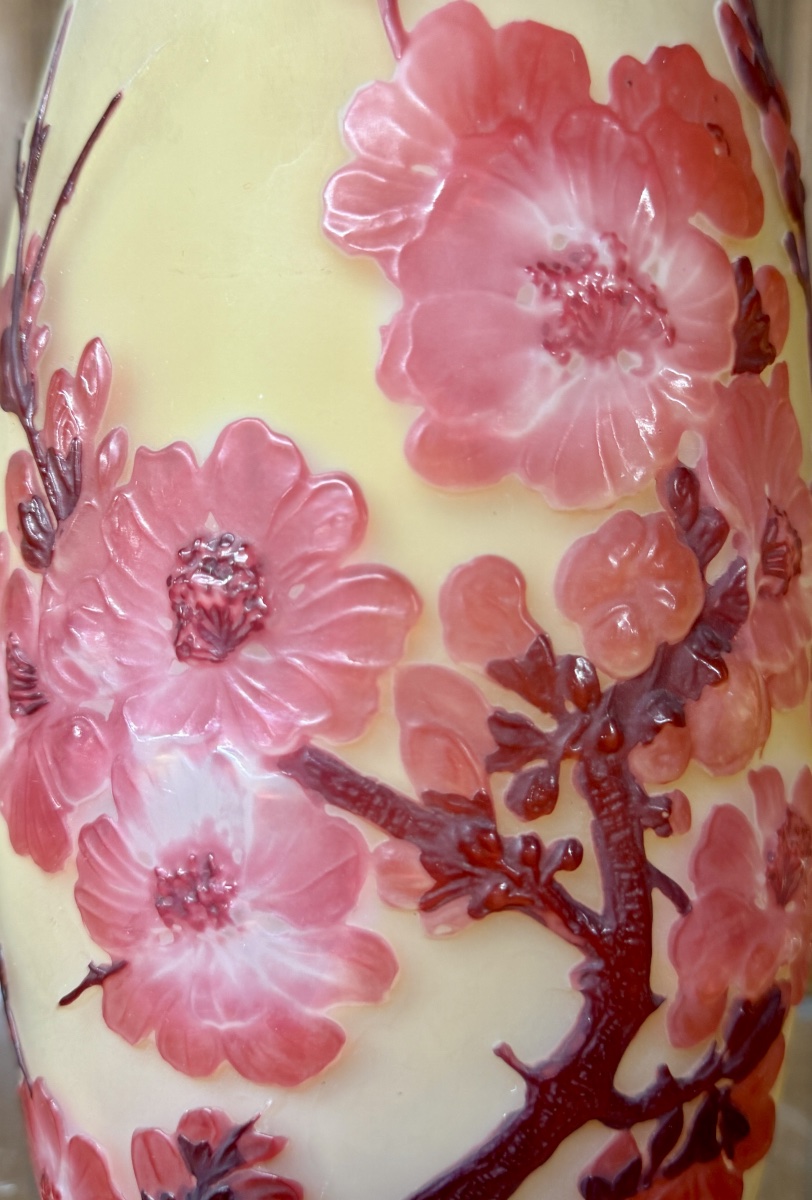 Émile Gallé - Rare vase soufflé moulé à décor de fleurs de pommiers. Époque Art Nouveau-photo-4