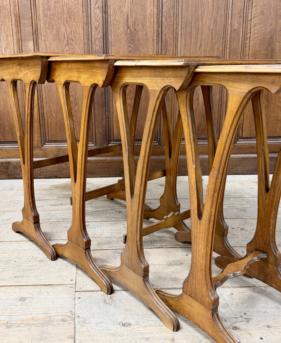 Joseph Guth - Nesting Tables With Marquetry Featuring Rich Depictions Of Fauna And Flora. Art Nouveau-photo-2
