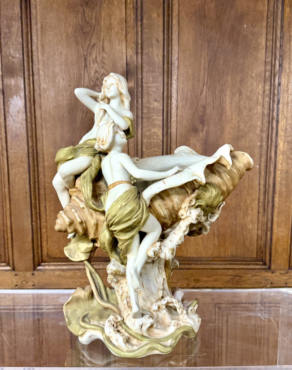 Royal Dux - Large Bowl With Two Women. Painted Porcelain, Art Nouveau Period